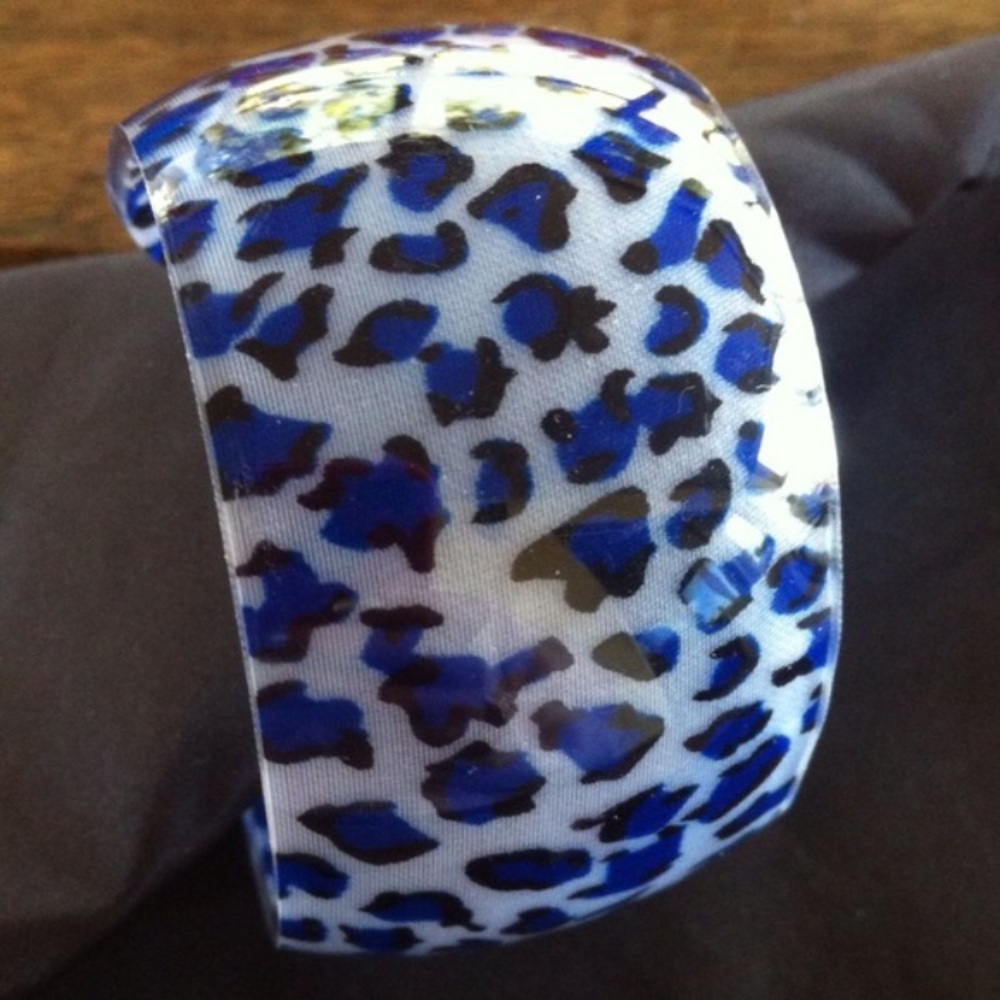 Black and blue lucite resin bangle